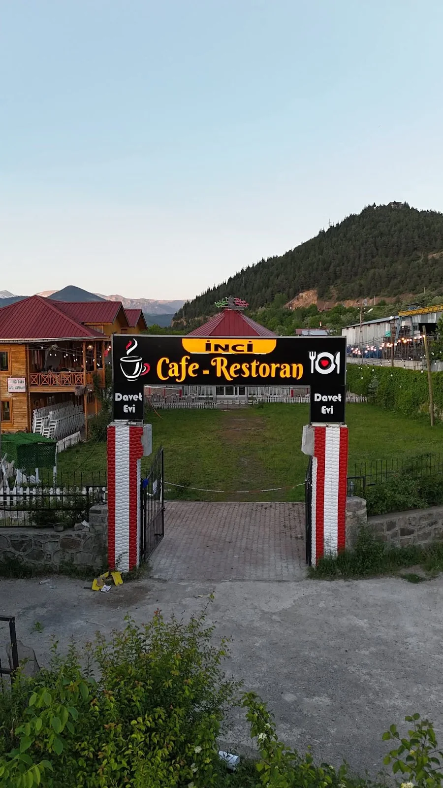 Çakır Cafe & Restoran — Giriş tabelası