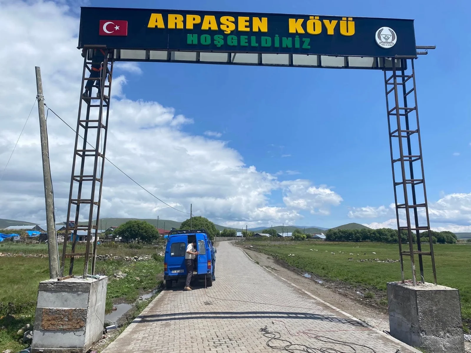 Arpaşen Köyü — Köy giriş tabelası