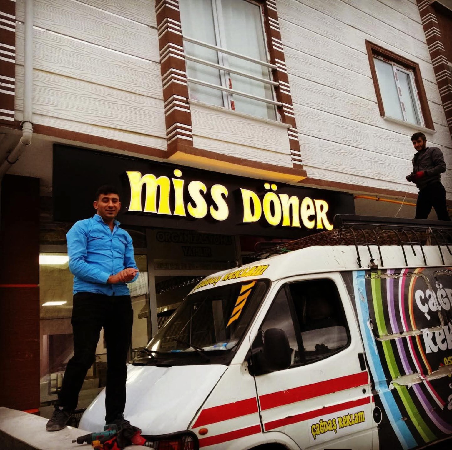 Miss Döner — Işıklı cephe tabelası