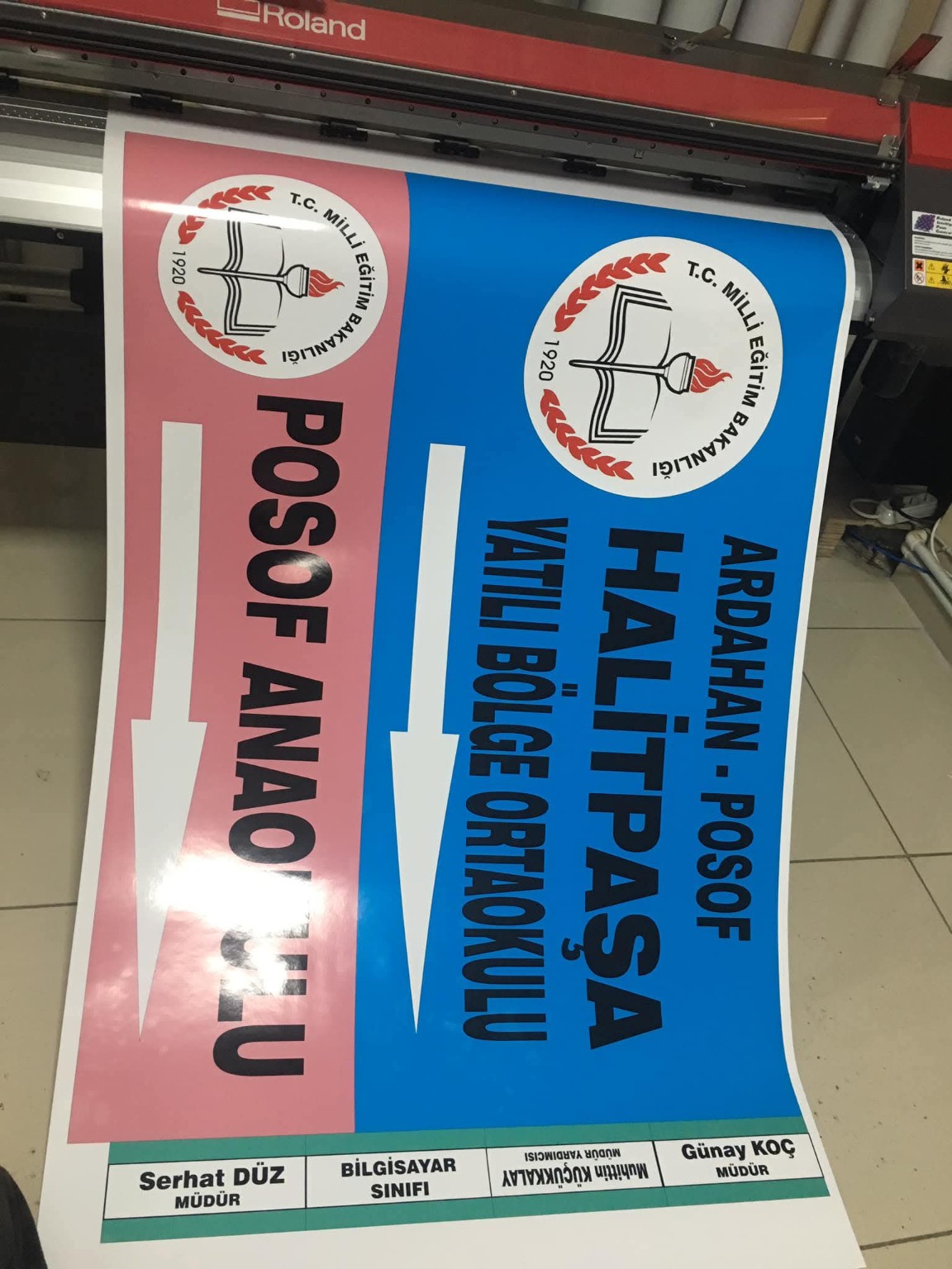 Halitpaşa YBO ve Posof Anaokulu — Kurum tabelaları